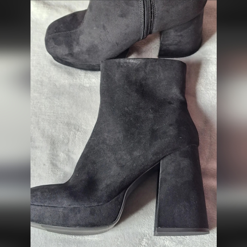 Wild Pair Womens Faux Suede Zip Up Platform Ankle Boots 8.5M Black New in Box